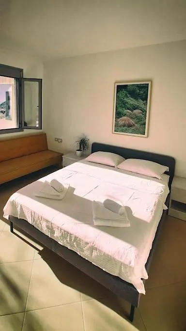 Radhima Seaside Apartment With Free Parking 奥里库姆 0*,